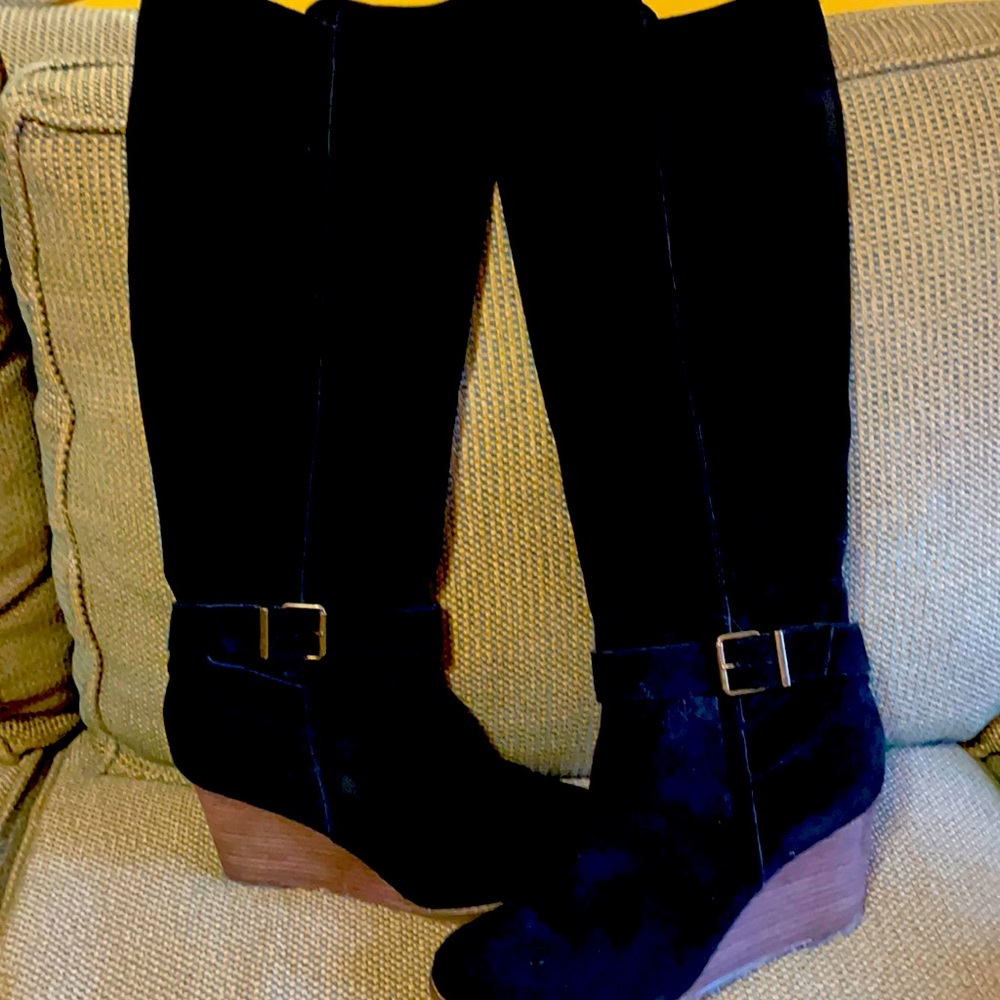 Sole Society tall black suede boots with wedge heel EUC size 9.5 gorgeous